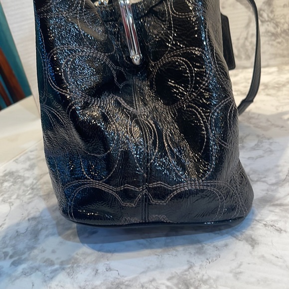 Coach signature C stitch black patent leather kiss lock satchel - Picture 3 of 14